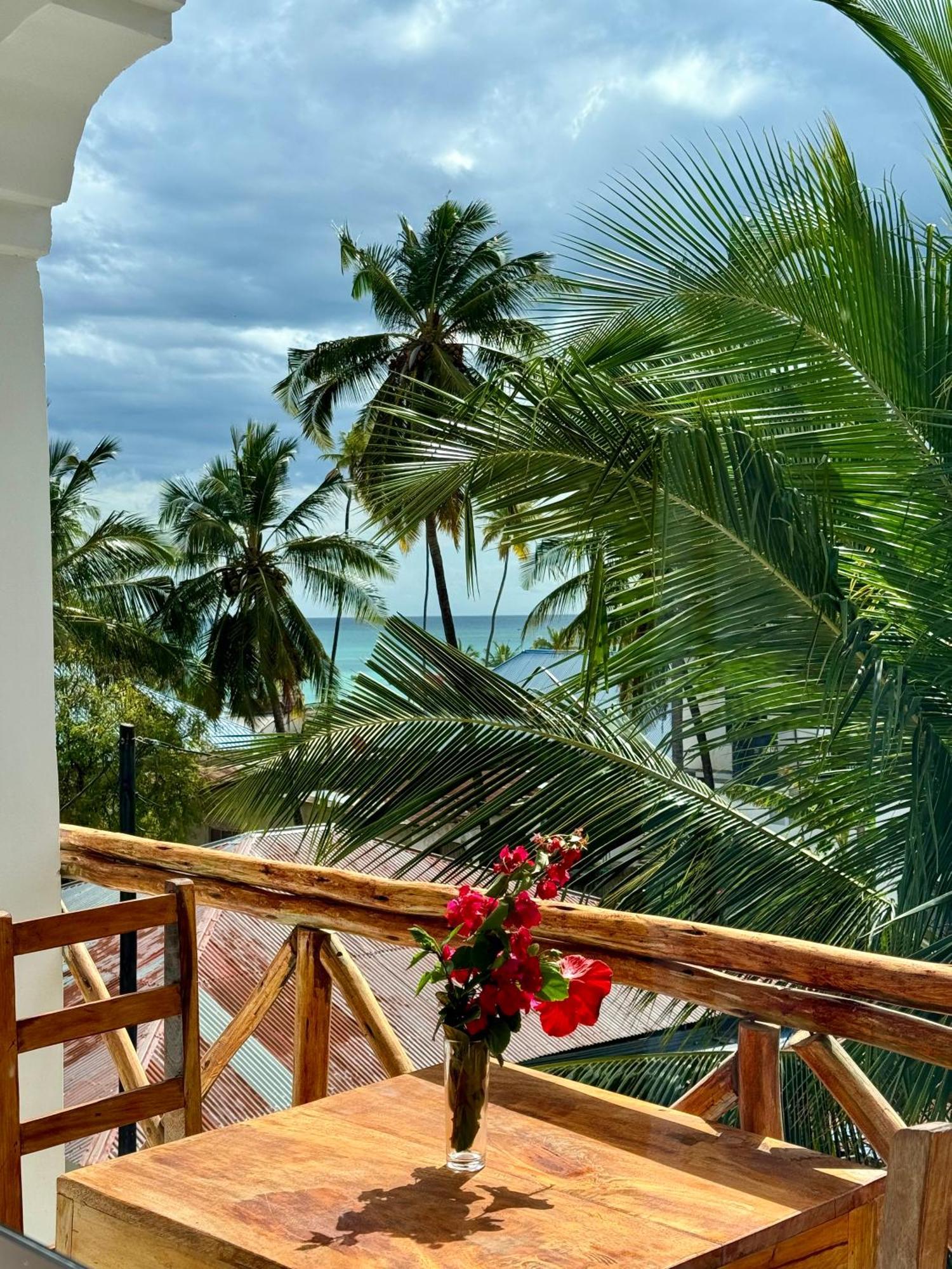 Rafiki Hotel Nungwi Beach Exterior photo